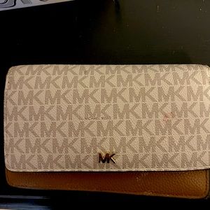 Michael Kors crossbody bag/wallet